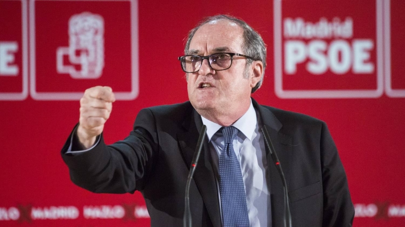 El candidato socialista a la Presidencia de la Comunidad de Madrid, Ángel Gabilondo, durante un acto electoral en Fuenlabrada (Madrid), a 26 de abril de 2021, en Madrid (España)