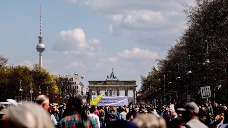 Manifestación en Berlín convovada por el movimiento anti-rectricciones, el pasado 21 de abril.