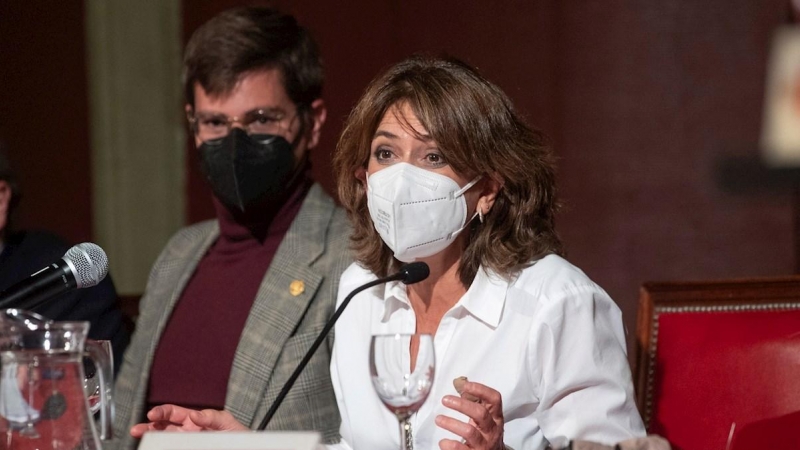 La fiscal general del Estado, Dolores Delgado, pronunciando una conferencia el día 20 de abril.