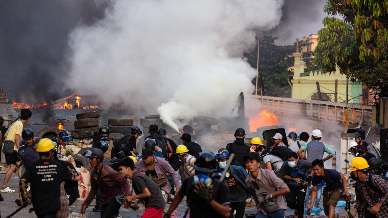 Manifestaciones contra el golpe de Estado en Rangún, Myanmar el 16 de marzo de 2021