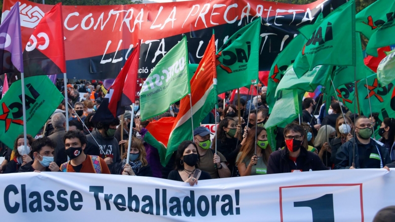 Concentració al Passeig de Gràcia del sindicalisme alternatiu amb motiu del Primer de Maig del 2021.