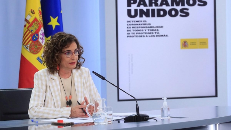 La portavoz del Gobierno y ministra de Hacienda, María Jesús Montero, durante la rueda de prensa tras el Consejo de Ministros celebrado este martes en el Palacio de la Moncloa en Madrid.