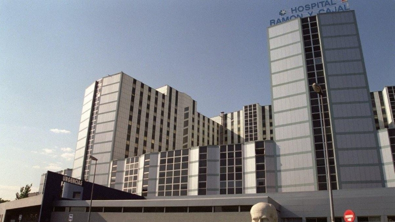 Fotografía de archivo del exterior del Hospital Ramón y Cajal de Madrid.