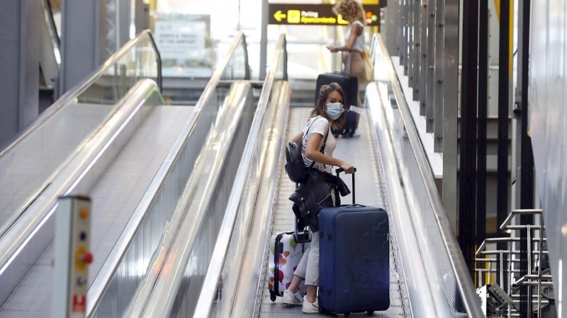 Zona de llegadas del Aeropuerto de Madrid-Barajas Adolfo Suárez, en una imagen de archivo del 30 de abril de 2021.