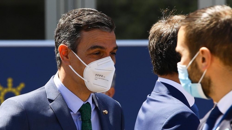 Pedro Sánchez durante la reunión en Oporto.