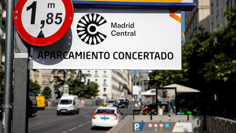 Fotografía de archivo (08/07/2019) de un cartel de Madrid Central.
