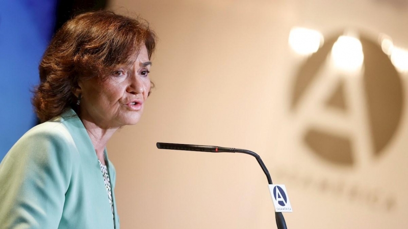 La vicepresidenta primera del Gobierno y ministra de la Presidencia, Carmen Calvo, interviene en el acto de Estado en recuerdo y homenaje al exilio español, este sábado en la Casa de América en Madrid.