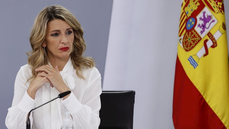 La vicepresidenta tercera del Gobierno y ministra de Trabajo y Economía Social, Yolanda Díaz, durante la rueda de prensa ofrecida tras la reunión del Consejo de Ministros, este martes en el Palacio de la Moncloa.