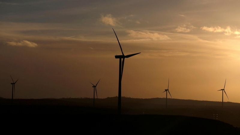 Los aerogeneradores de un parque eólico de Iberdrola, en Moranchon (Guadalajara). REUTERS/Sergio Perez