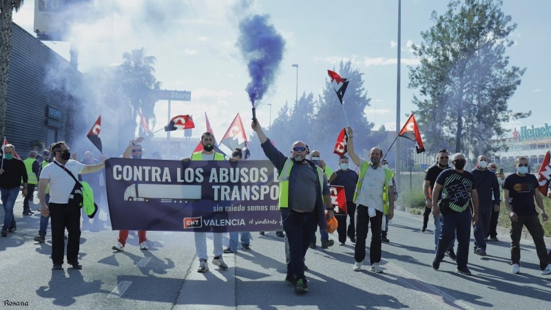 Concentración de trabajadores de Grupo Alonso, en  Valencia.