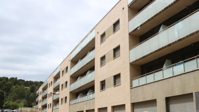 L'edifici de pisos de Servihabitat de l'avinguda Perpinyà de Figueres, en una imatge del 27 d'abril del 2021