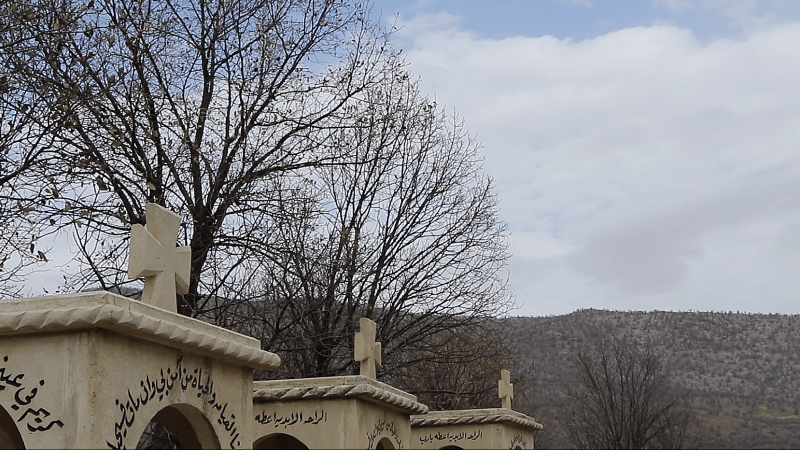 Cementerio asirio en el valle iraquí de Nahla. Todos los habitantes de este valle son descendientes de los supervivientes del genocidio de 1915.