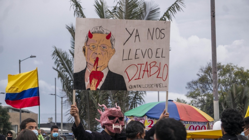 15/05/2021. Imagen de las protestas de este sábado en Bogotá, Colombia. - EUROPA PRESS