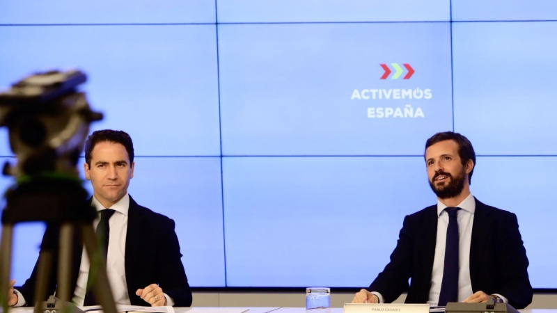 El secretario general del PP, Teodoro García Egea, y el presidente del Partido Popular, Pablo Casado, durante la reunión de la Junta Directiva Nacional del Partido Popular.