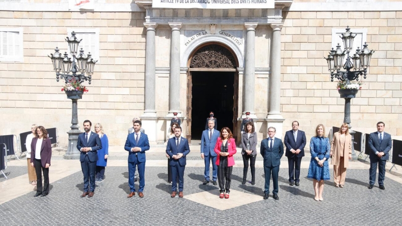 Foto de família del nou Govern de la Generalitat, liderat per Pere Aragonès, el 25 de mail de 2021.