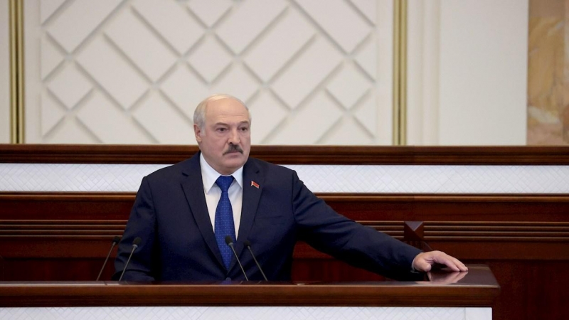 El presidente de Bielorrusia Lukashenko, hablando en el Parlamento a 26 de mayo de 2021.