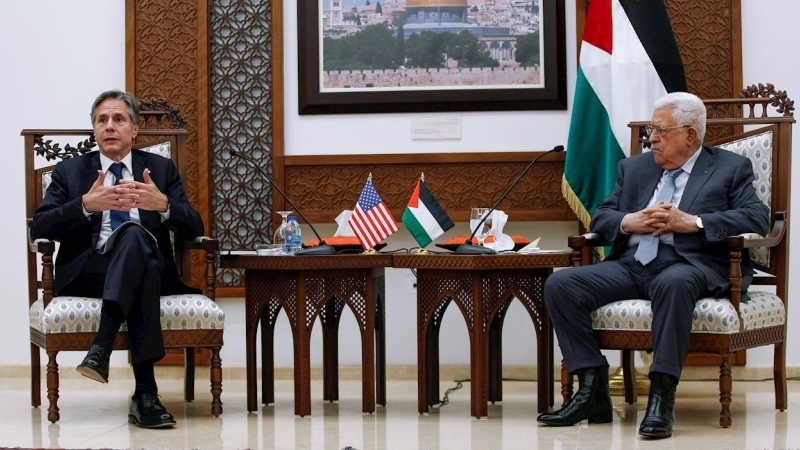 El secretario de Estado estadounidense, Antony Blinken, junto al presidente palestino, Mahmud Abás.