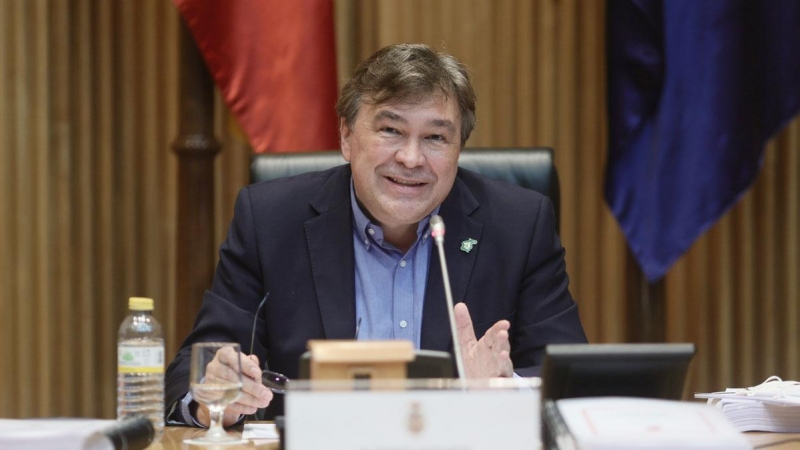 El diputado de Teruel Existe, Tomas Guitarte, junto a la Coordinadora de la España Vaciada, en la presentación de su propuesta de Modelo de Desarrollo, a 25 de mayo de 2021, en el Congreso de los Diputados, Madrid, (España). El Modelo de Desarrollo ha sid