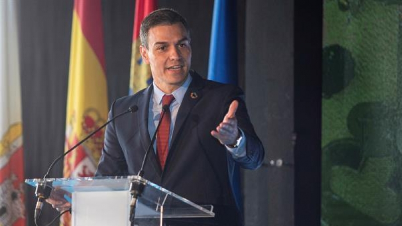 El presidente del gobierno, Pedro Sánchez, pronuncia un discurso durante su participación en la apertura de la IV Feria Nacional para la Repoblación de la España Rural (PRESURA), este viernes en Soria.