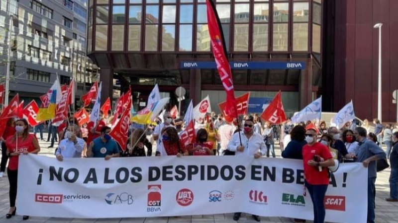 ¿La RSC de la banca?: despidos, despidos, y más despidos