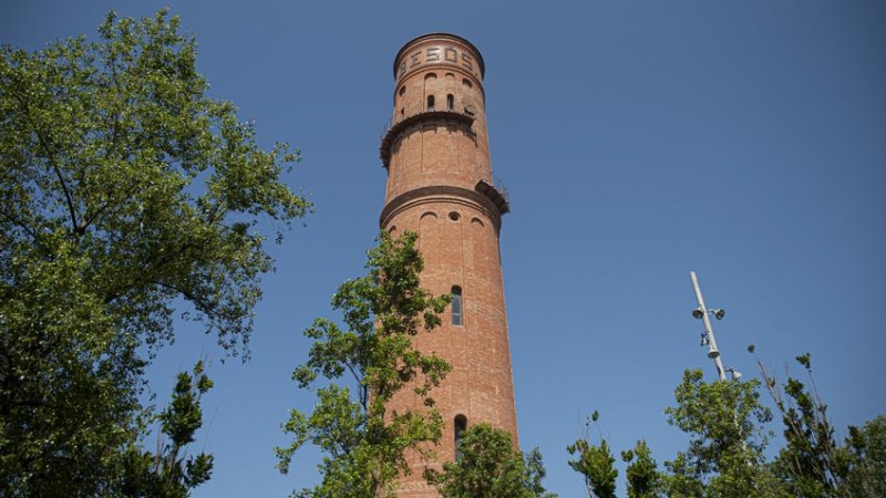 Una imatge de la Torre de les Aigües del Besòs.