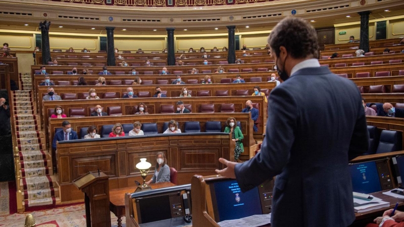 El líder del PP, Pablo Casado, interviene en una sesión de control al Gobierno. A. Ortega / Europa Press