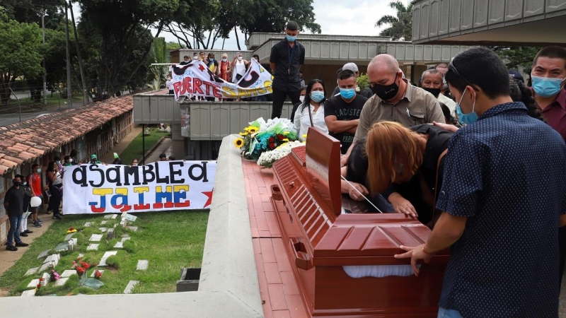 Imagen del funeral de Segundo Jaime Rosas, uno de los fallecidos durante las protestas contra las medidas de Ivan Duque, en Cali (Colombia). REUTERS/Juan B Diaz