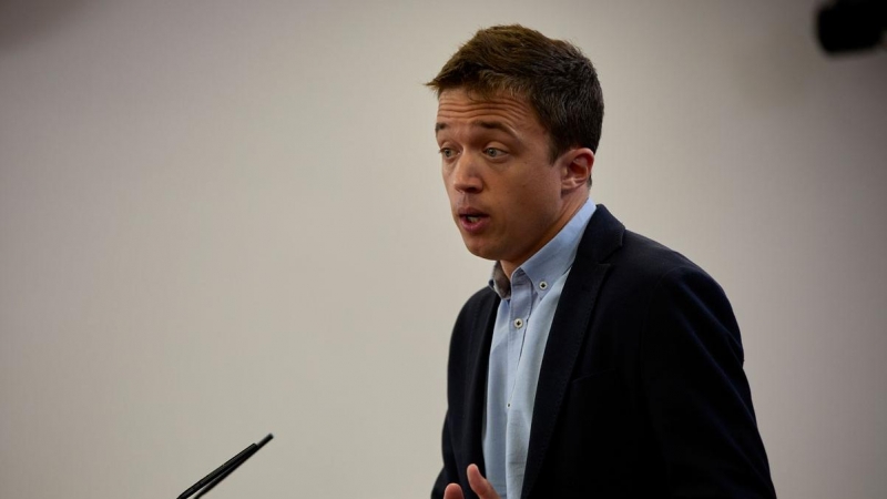 08/06/2021.- El líder de Más País, Íñigo Errejón, interviene en una rueda de prensa anterior a una Junta de Portavoces. J. Hellín. POOL / Europa Press