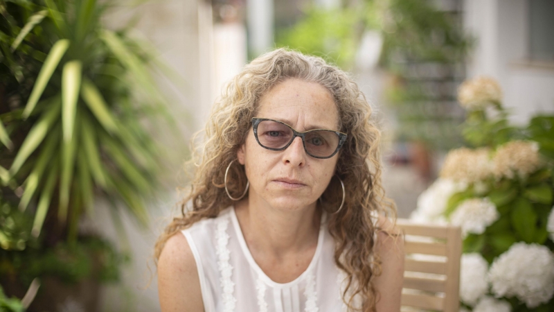 Ester Quintana, este miércoles en Lavapiés, Madrid, donde ha presentado un informe para la prohibición del uso policial de las pelotas de goma que le mutilaron un ojo en 2012.