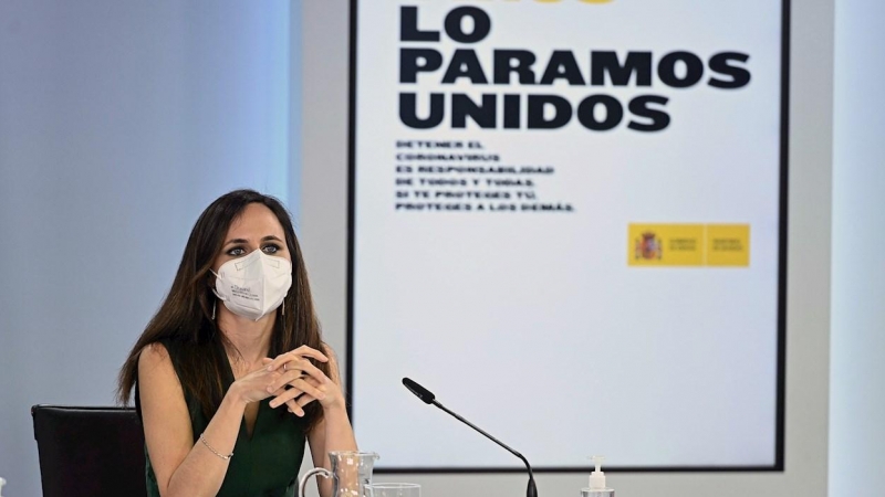 La ministra de Derechos Sociales, Ione Belarra, participa en la rueda de prensa posterior a la reunión del Consejo de Ministros, este martes en el complejo del Palacio de la Moncloa, en Madrid.