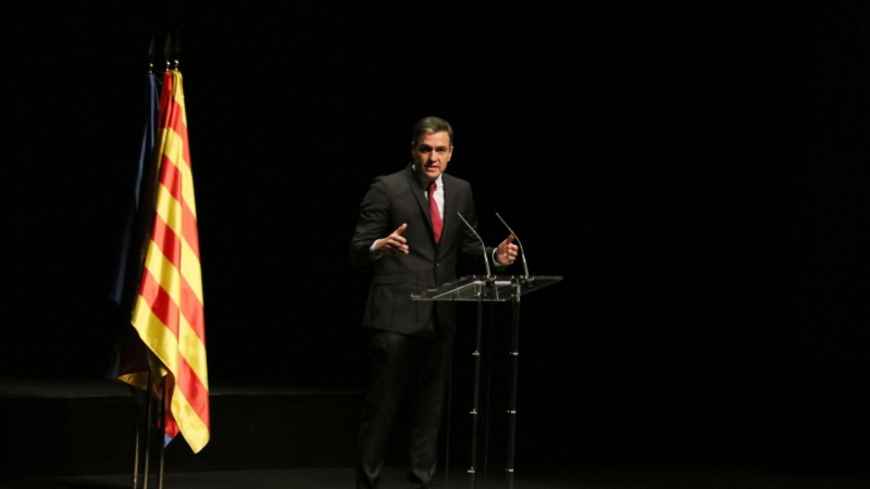 El president espanyol, Pedro Sánchez, en la conferència del Liceu on ha anunciat l'aprovació dels indults als presos polítics.