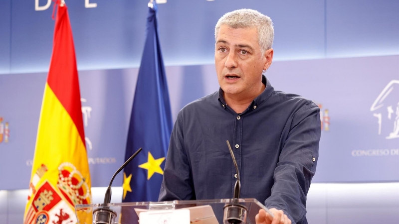 22/06/2021.- El diputado de EH Bildu Oskar Matute durante la rueda de prensa ofrecida en el marco de la reunión de la Junta de Portavoces que se celebra este martes en el Congreso. EFE/Chema Moya