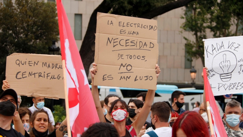 Protesta en contra de la pujada del preu de la llum.