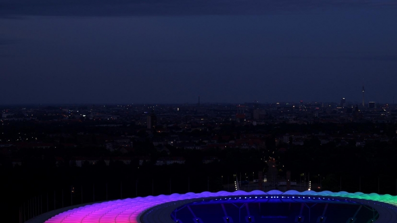 El Olympiastadion se ilumina con los colores LGTBI durante el partido de la Eurocopa 2020 Alemania-Hungría