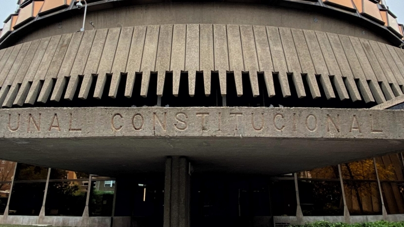 Fachada y entrada al edificio del Tribunal Constitucional de España, en Madrid a 29 de noviembre de 2019.