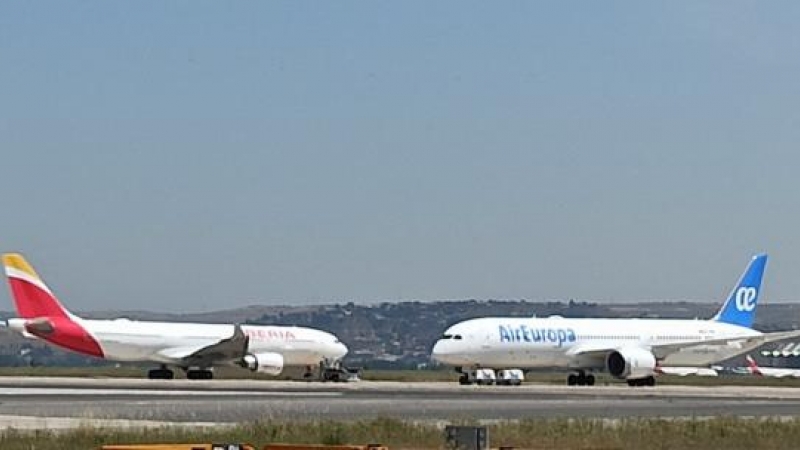 Aviones de Grupo Iberia y Air Europa.