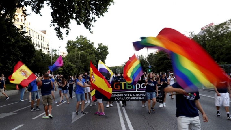 Un momento de la marcha del Orgullo LGTBI que ha recorrido hoy sábado las calles de Madrid.