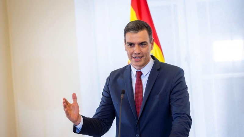 El presidente del Gobierno, Pedro Sánchez, en una rueda de prensa en Tallin (Estonia) este martes 6 de julio.