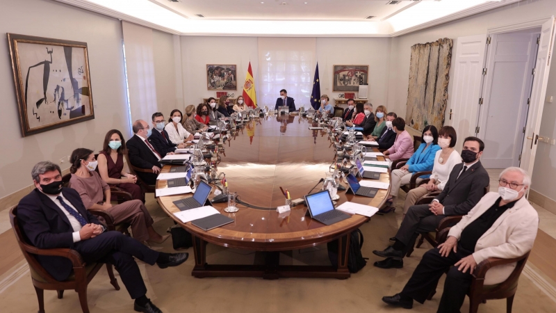 Primer Consejo de Ministros tras la remodelación del Gobierno de coalición.