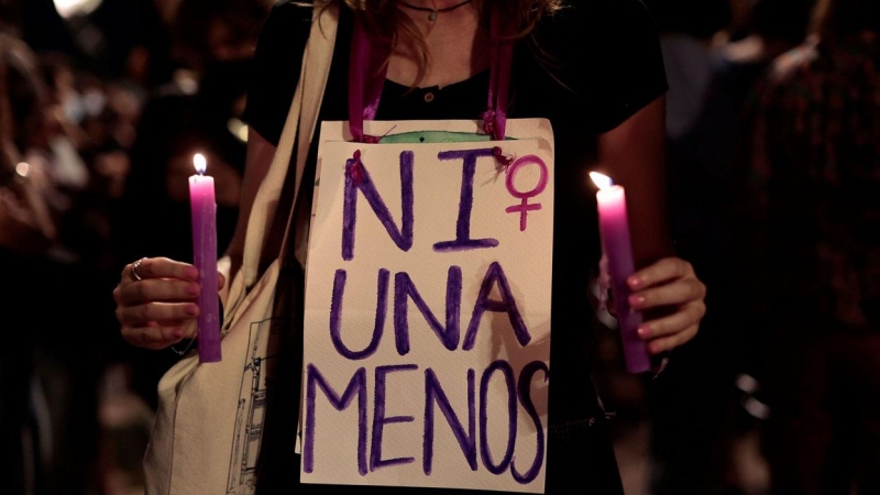 Fotografía de archivo de una pancarta durante una concentración en València contra la violencia machista.