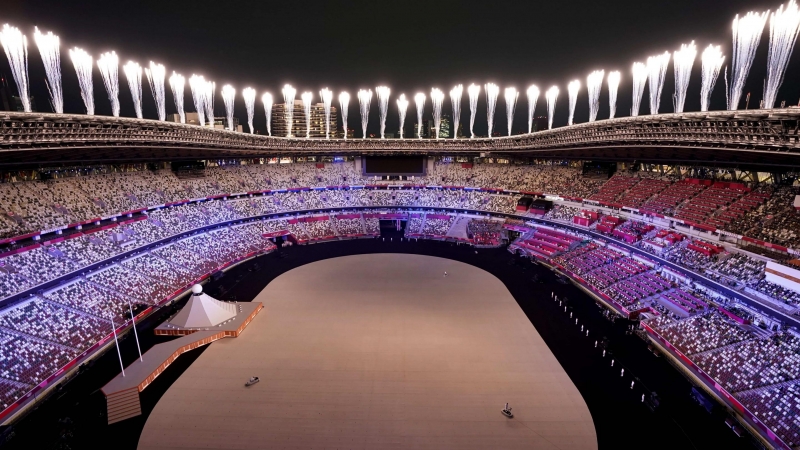 Imagen del estadio de Tokio, vacío en plena inauguración de los JJOO.