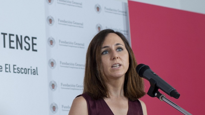 La ministra de Derechos Sociales y Agenda 2030, Ione Belarra, imparte la conferencia 'Democracia feminista'.