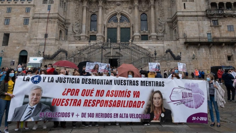 Víctimas del accidente de Angrois se manifiestan en Santiago ocho años después del siniestro