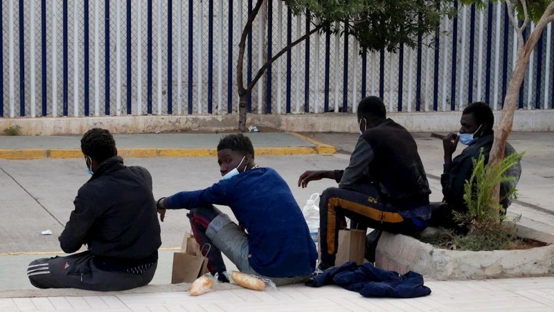 Un grupo reducido de migrantes consigue saltar la valla de Melilla