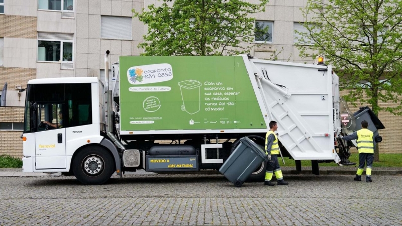 Un vehículo del área de Medio Ambiente de Ferrovial.