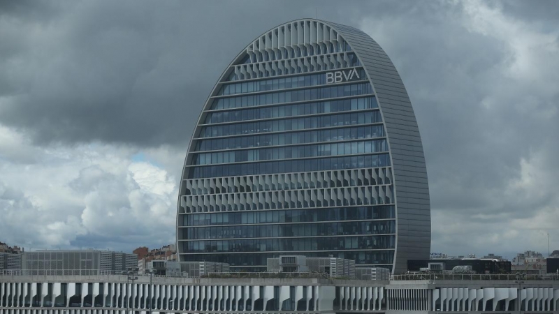 Edificio de la sede de BBVA en la zona norte de Madrid, conocido como ‘La Vela’. E.P./Isabel Infantes