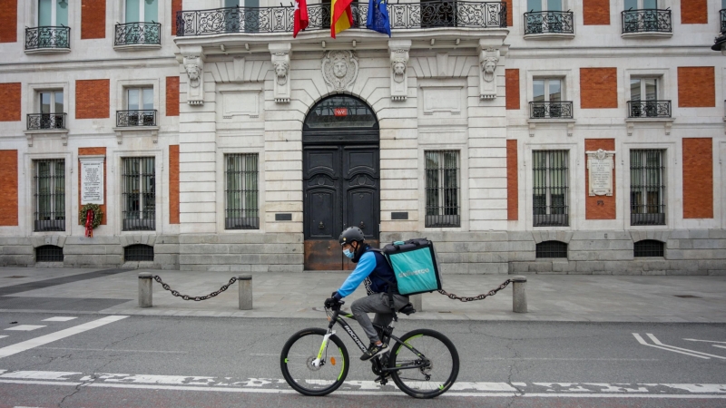 'Rider' de Deliveroo. Foto de archivo.