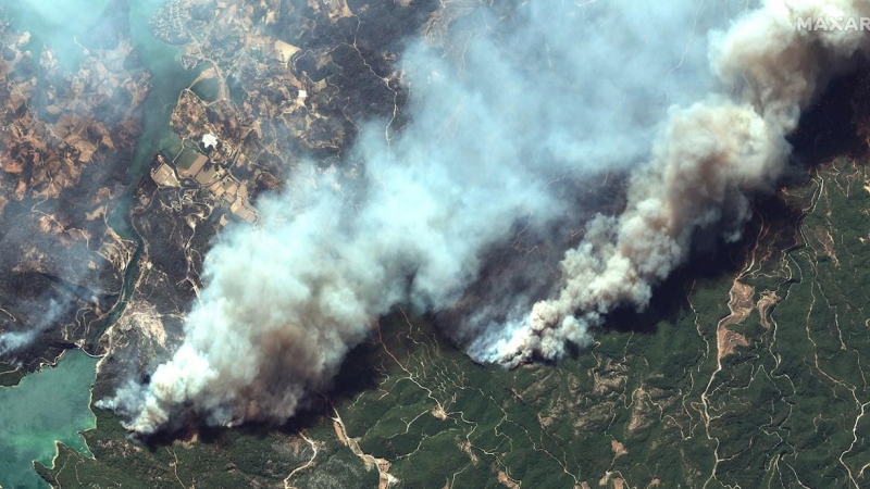 Imagen satelital de los incendios en Turquía