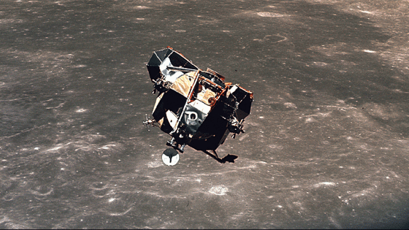 Imagen del módulo Eagle en 1969 sobre la Luna.