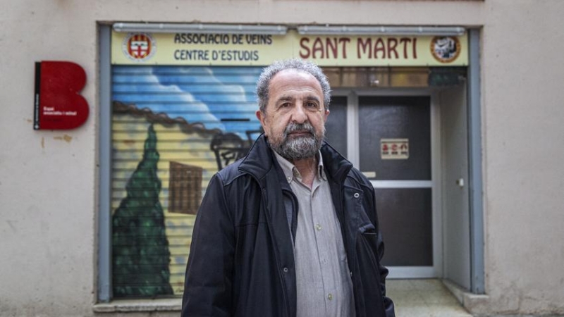 El president de l’Associació de Veïns de Sant Martí de Provençals, Antoni Santos, durant l'entrevista.